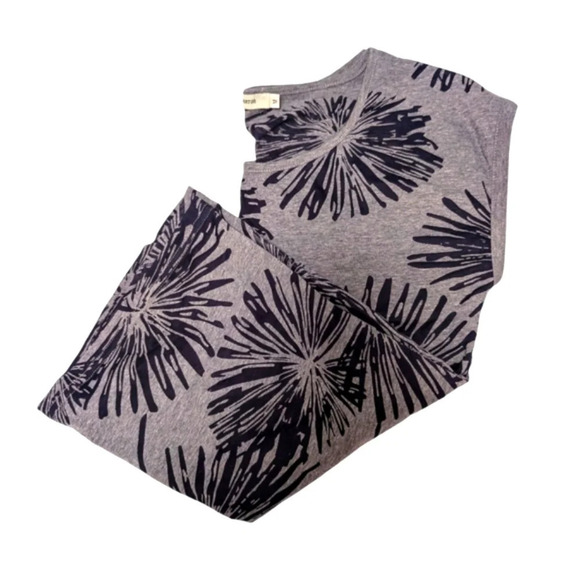 Yidarton Womens T-Shirt Size M Gray Short Sleeve Shirt Casual - Picture 3 of 4